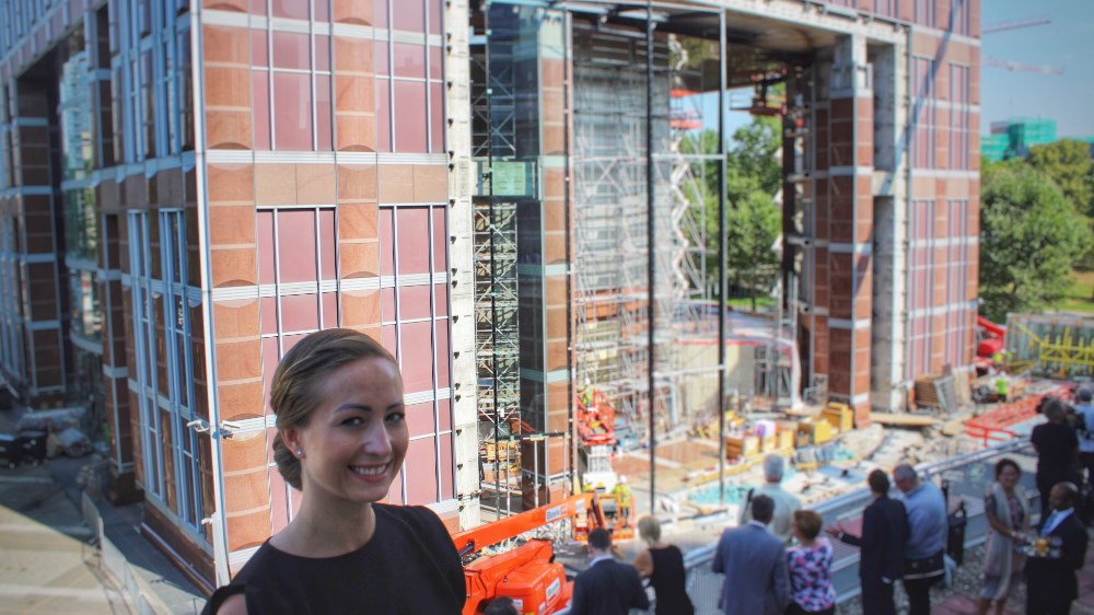 Juliane Zirpins beim Messeturm